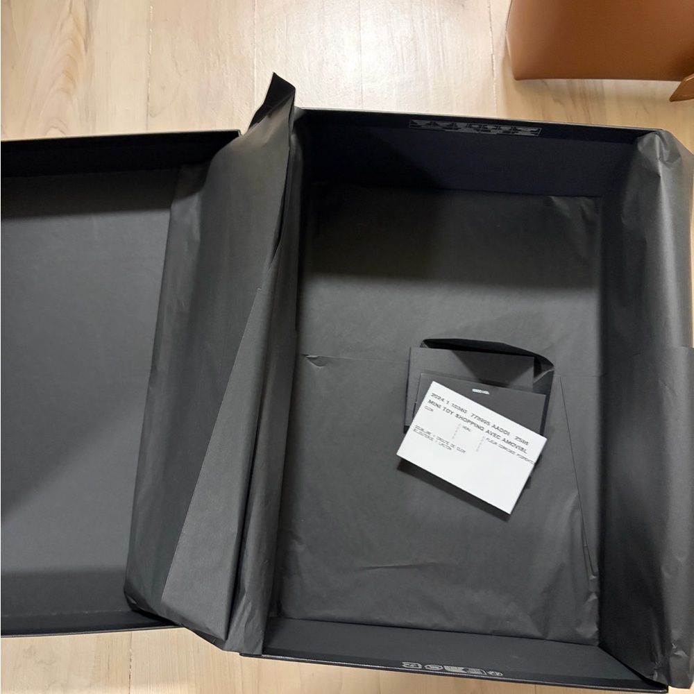 MINI TOY SHOPPING SAINT LAURENT IN BOX LEATHER (Fox color) - Picture 8 of 10
